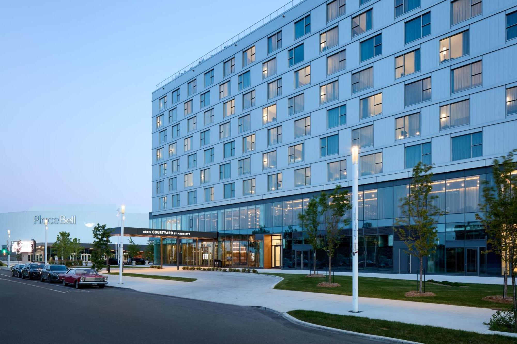 Courtyard By Marriott Montreal Laval Hotel Exterior photo